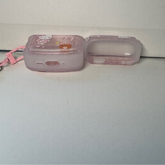 Hello Kitty AirPods 4 Case with Charm - Picture 7 of 7